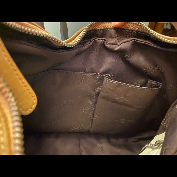 Authentic Coach purse. - Picture 3 of 9